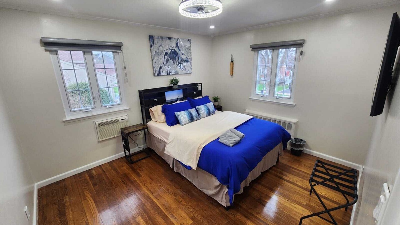 Photo of Bedroom in Hicksville