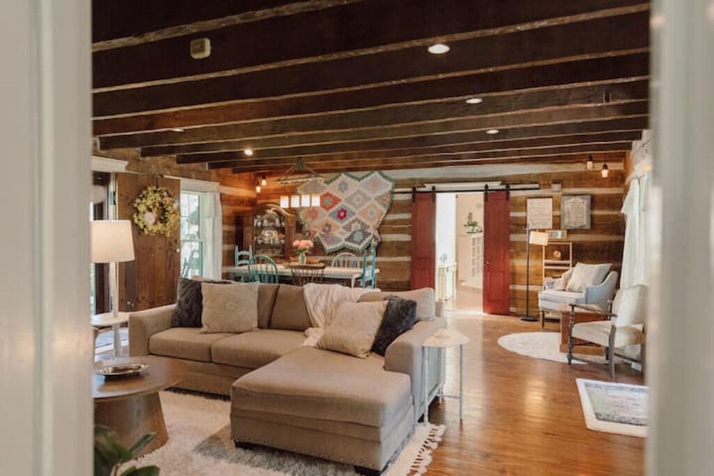 Photo of Livingroom in Charlestown