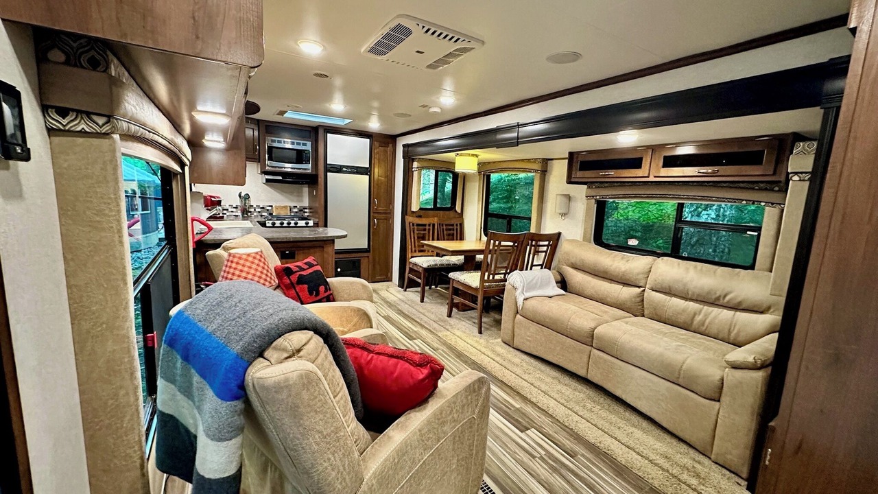 Photo of Livingroom in Warrensburg
