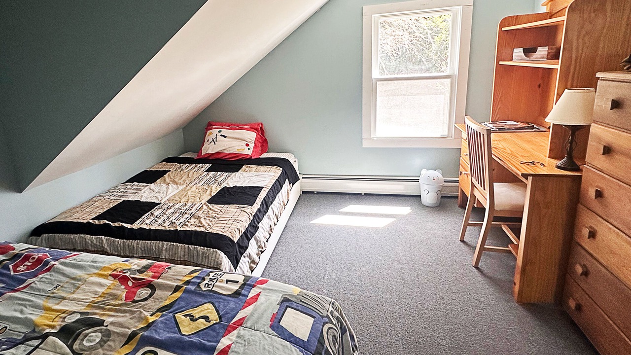 Photo of Bedroom in Lee