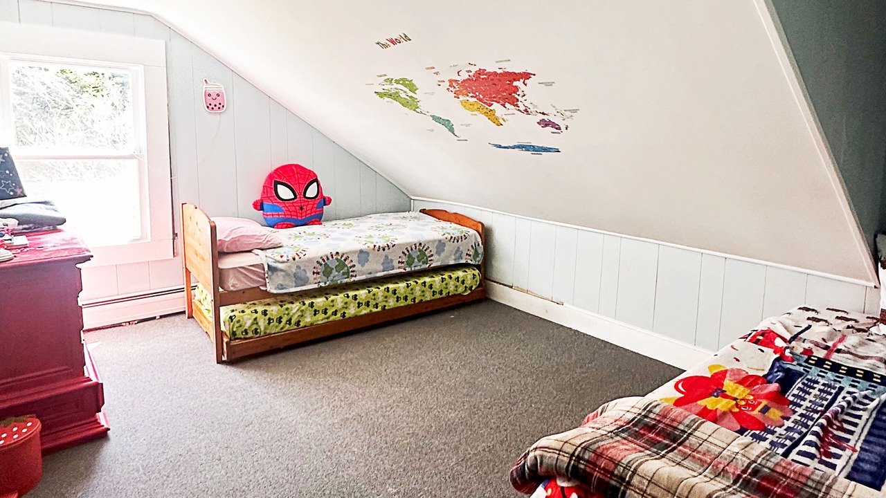 Photo of Bedroom in Lee