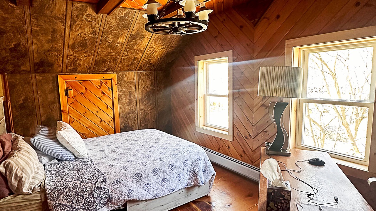 Photo of Bedroom in Lee