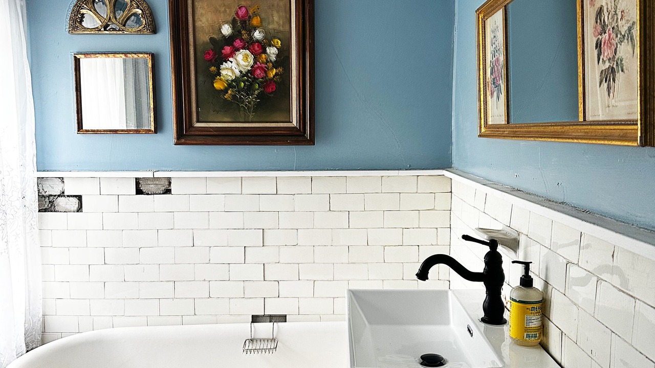 Photo of Bathroom in Lee