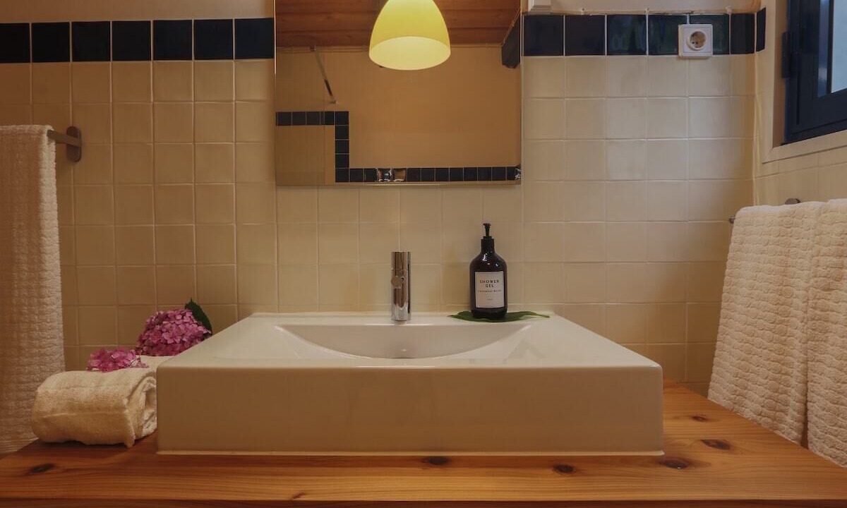 Photo of Bathroom in Mosteiros