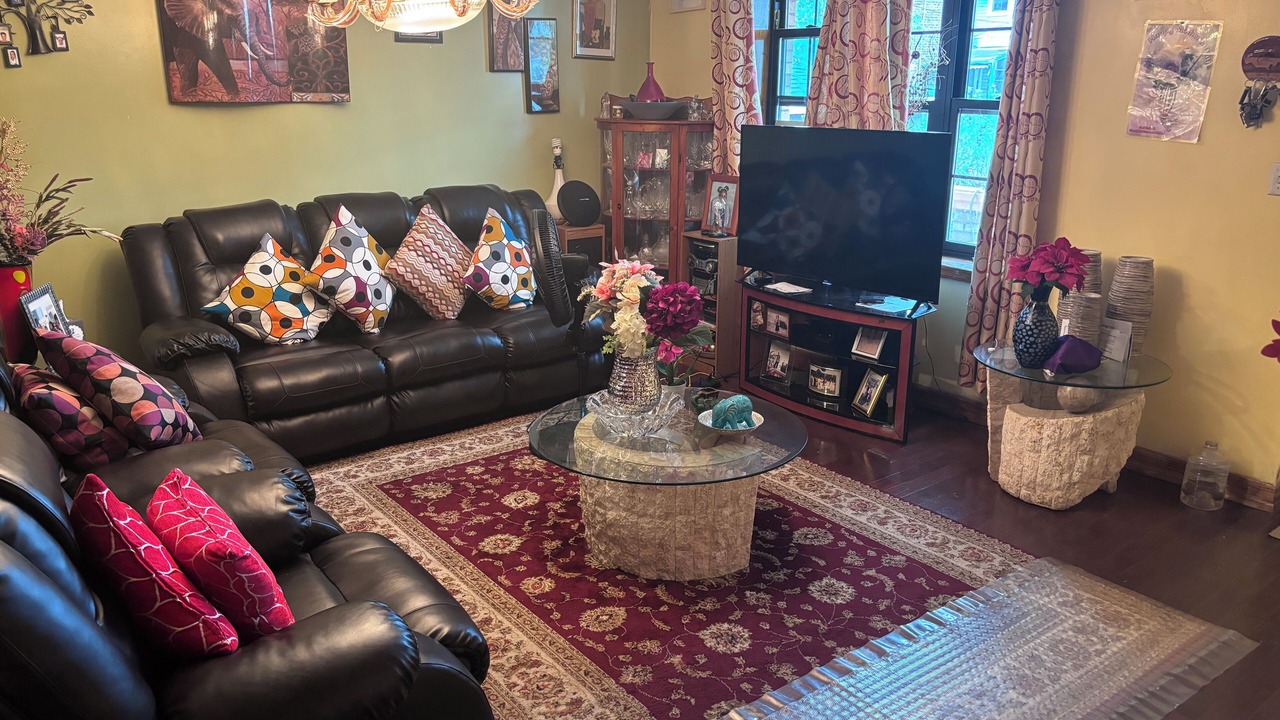 Photo of Livingroom in Queens