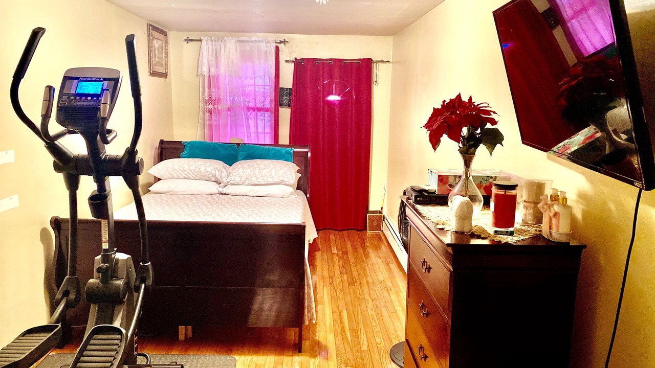 Photo of Bedroom in Queens