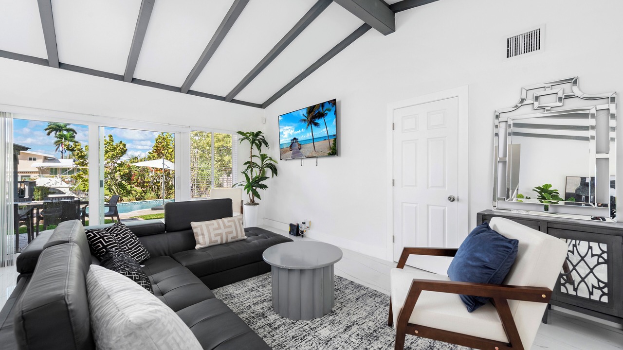 Photo of Livingroom in Lauderdale Isles
