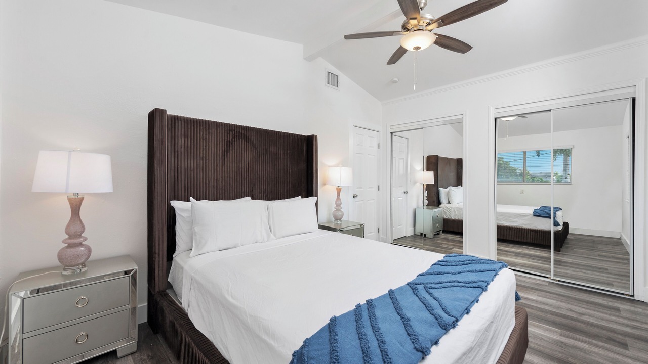 Photo of Bedroom in Lauderdale Isles