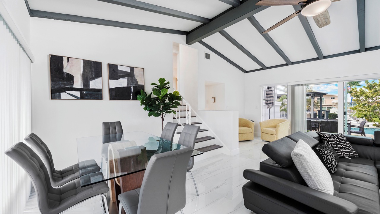 Photo of Livingroom in Lauderdale Isles