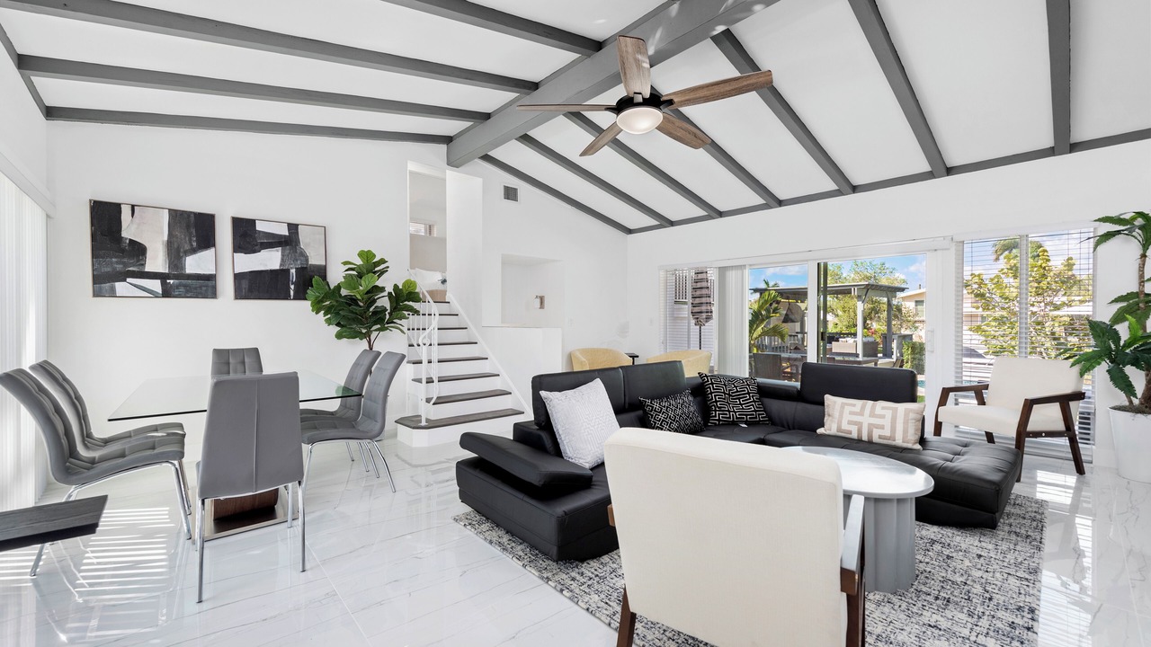 Photo of Livingroom in Lauderdale Isles