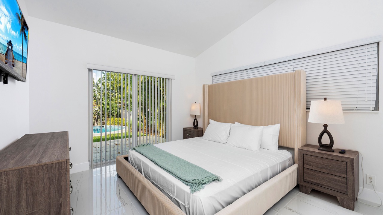 Photo of Bedroom in Lauderdale Isles