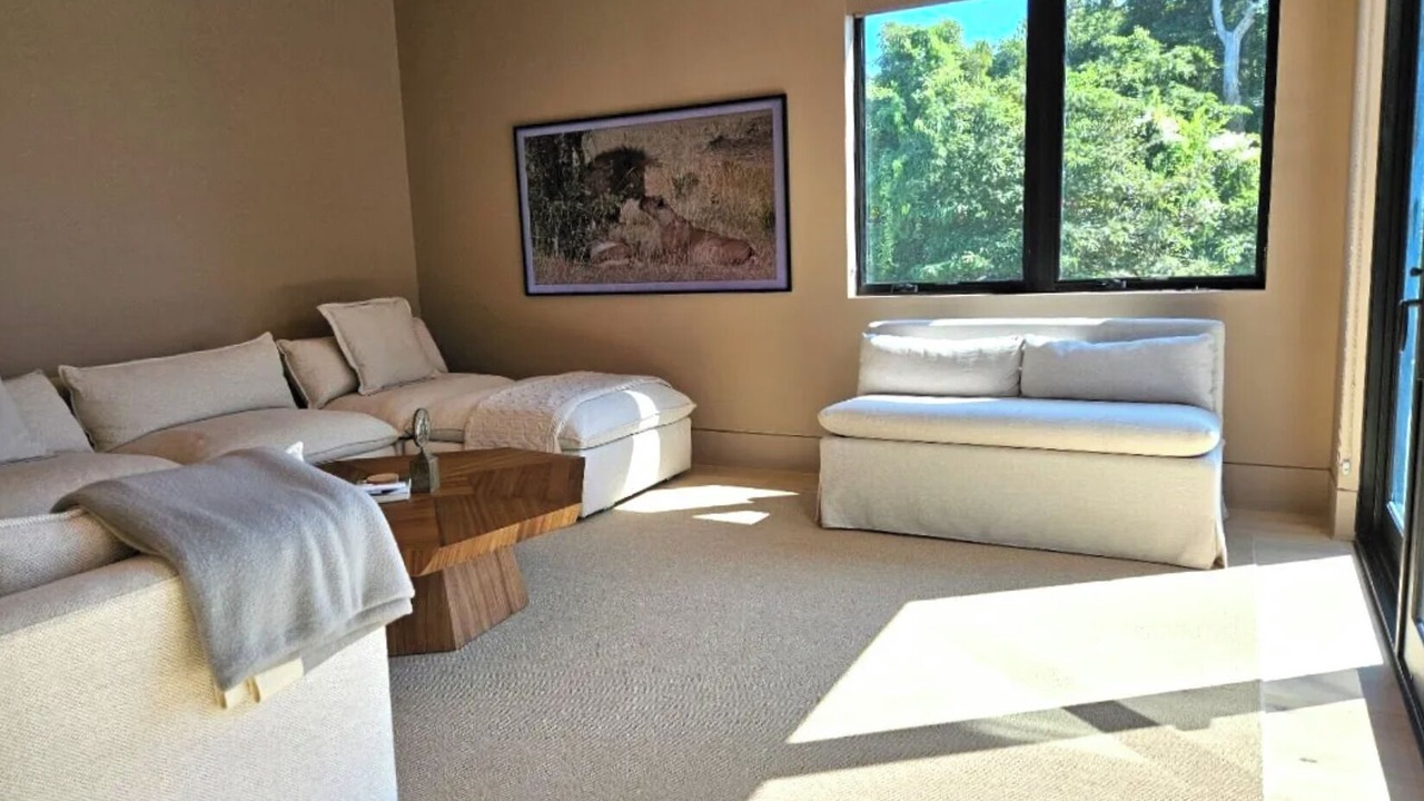 Photo of Livingroom in Aquebogue