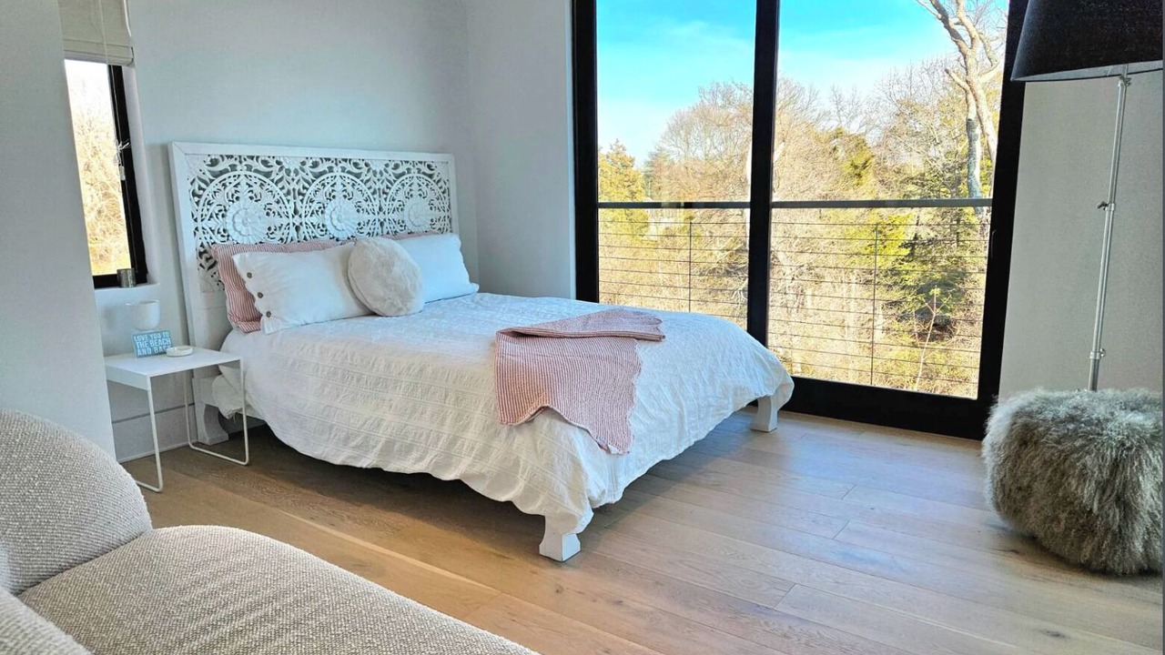 Photo of Bedroom in Aquebogue