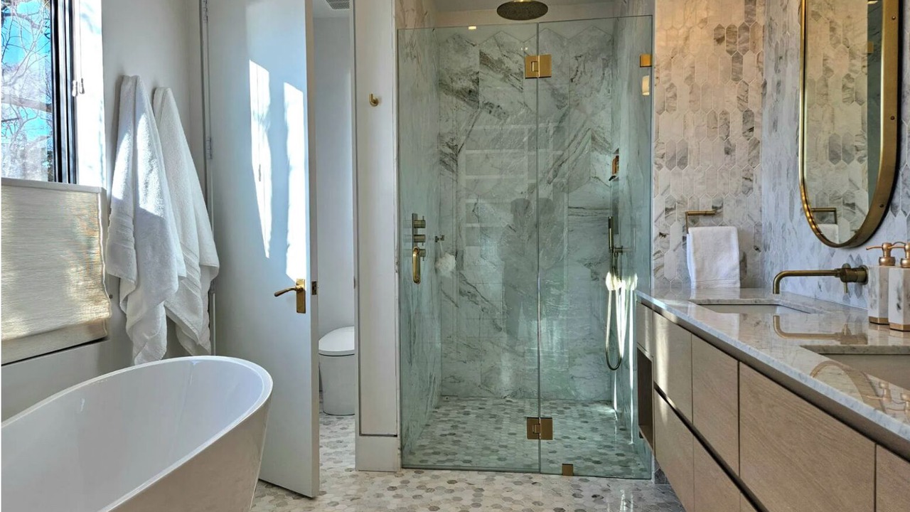 Photo of Bathroom in Aquebogue