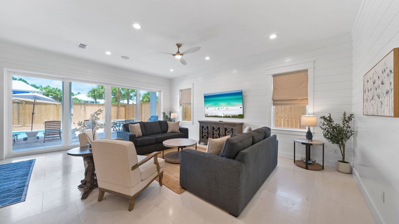 Photo of Livingroom in Village of Sugar Beach