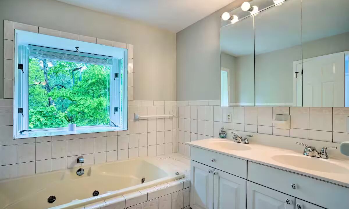 Photo of Bathroom in Weems