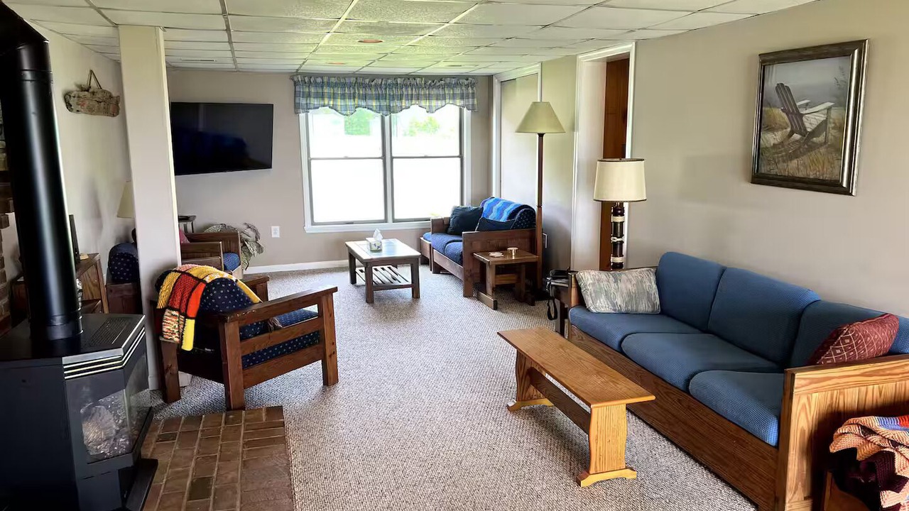 Photo of Livingroom in Colonial Beach