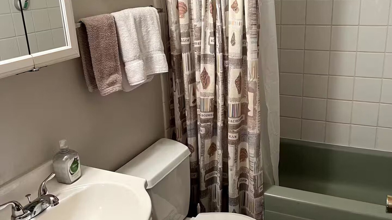 Photo of Bathroom in Colonial Beach