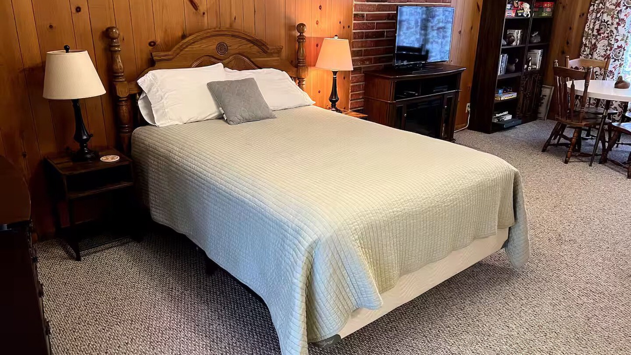 Photo of Bedroom in Colonial Beach