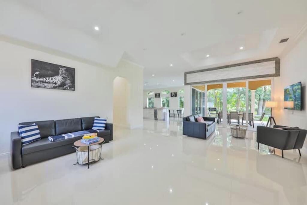 Photo of Livingroom in Davie