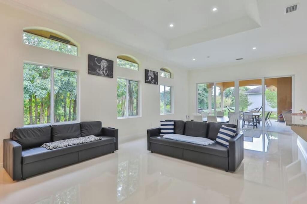 Photo of Livingroom in Davie