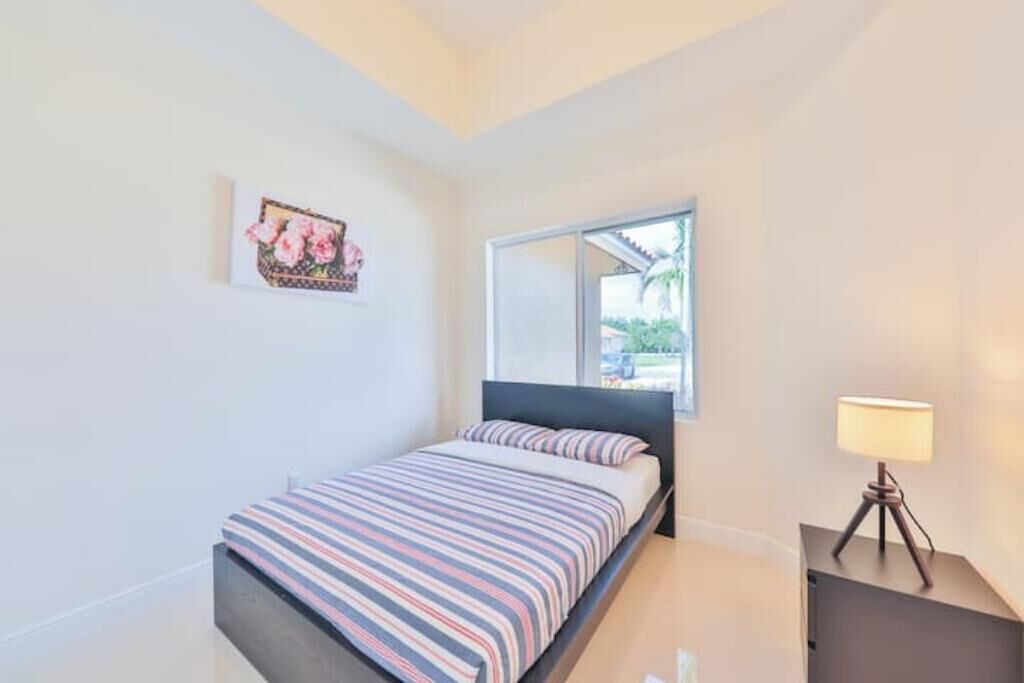 Photo of Bedroom in Davie