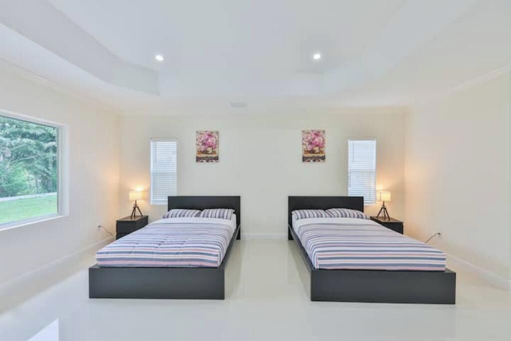 Photo of Bedroom in Davie