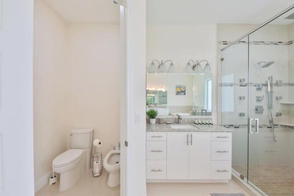Photo of Bathroom in Davie
