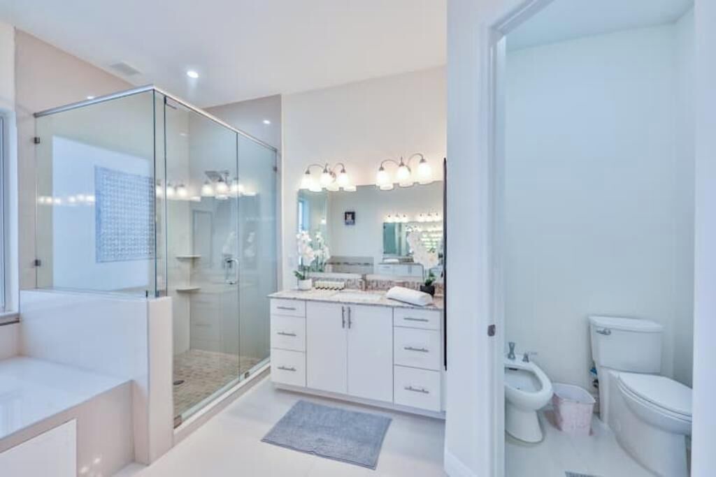 Photo of Bathroom in Davie