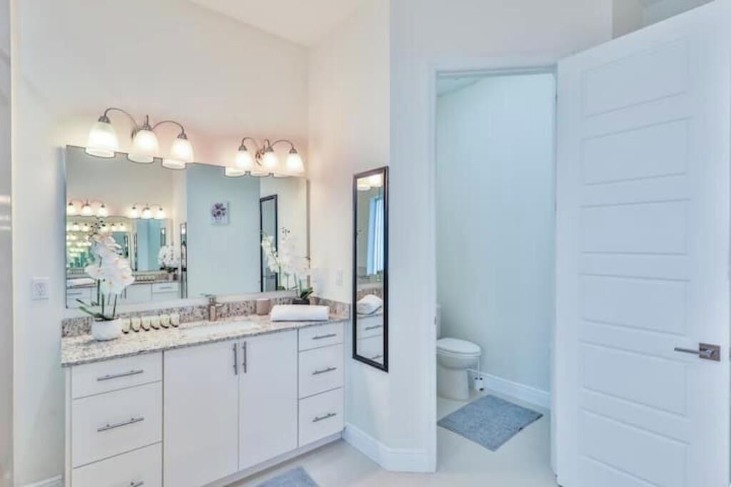 Photo of Bathroom in Davie