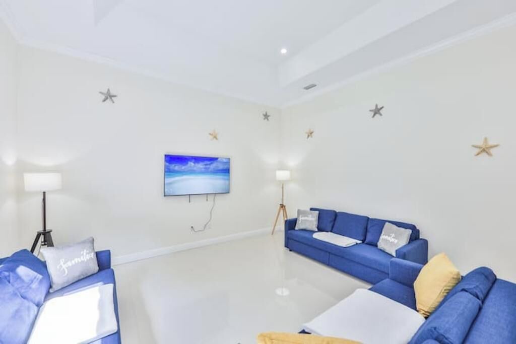 Photo of Livingroom in Davie