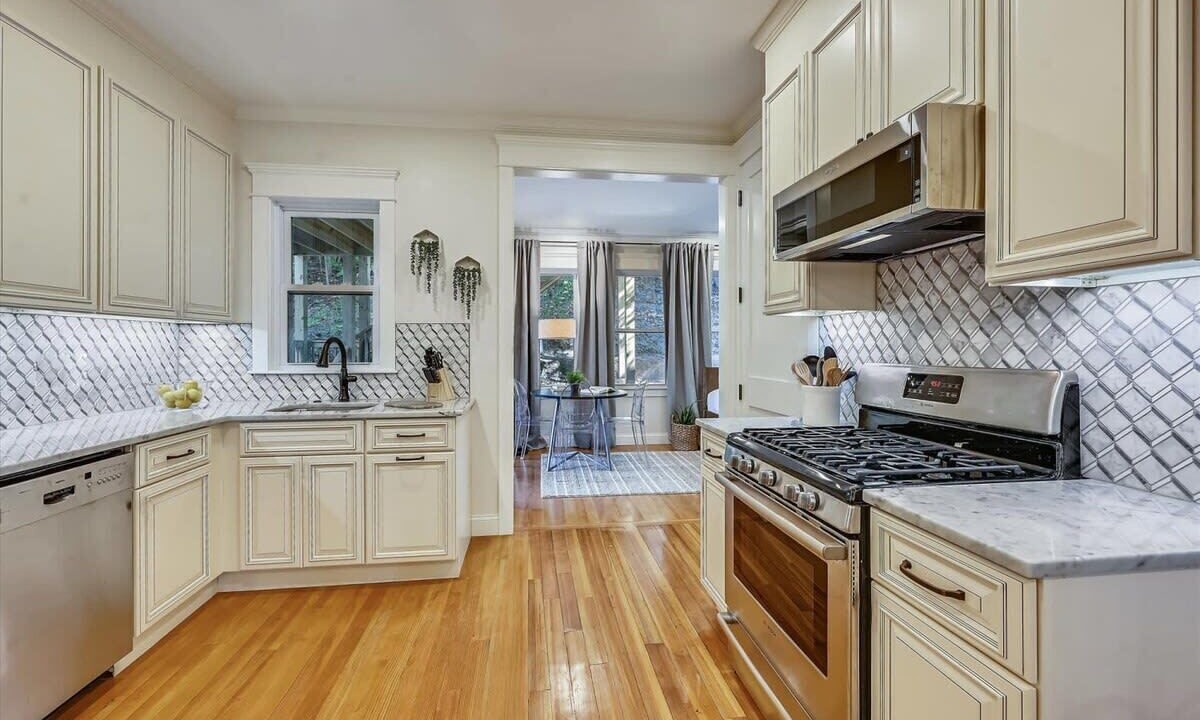 Photo of Kitchen in Forest Hills - Woodbourne