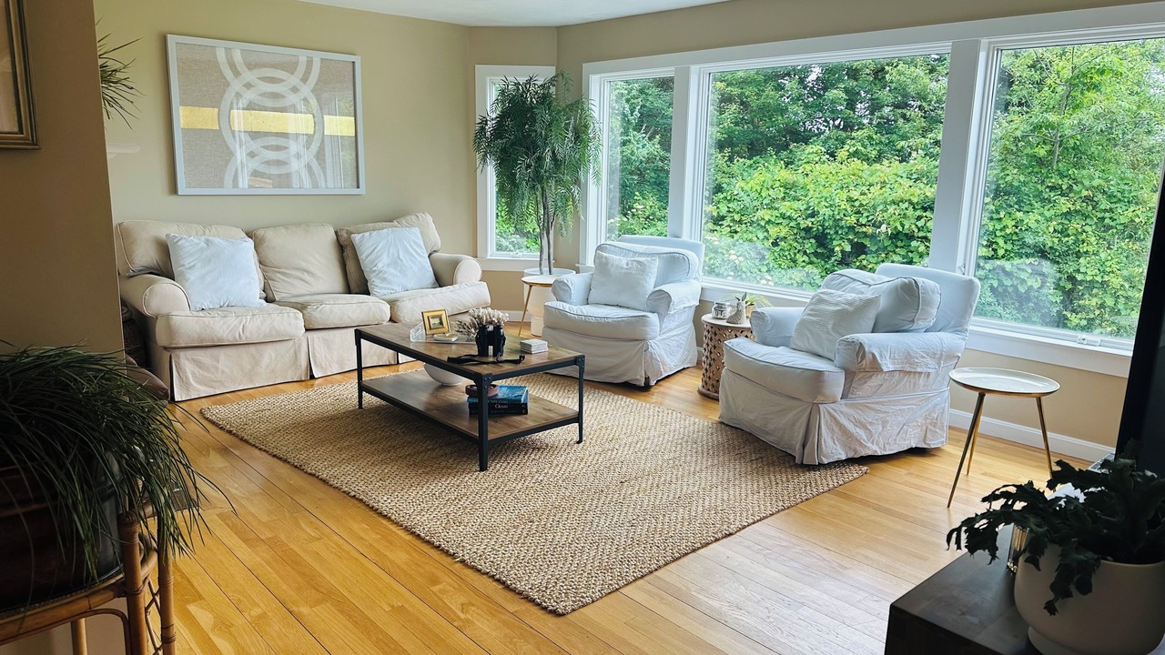 Photo of Livingroom in West Barnstable
