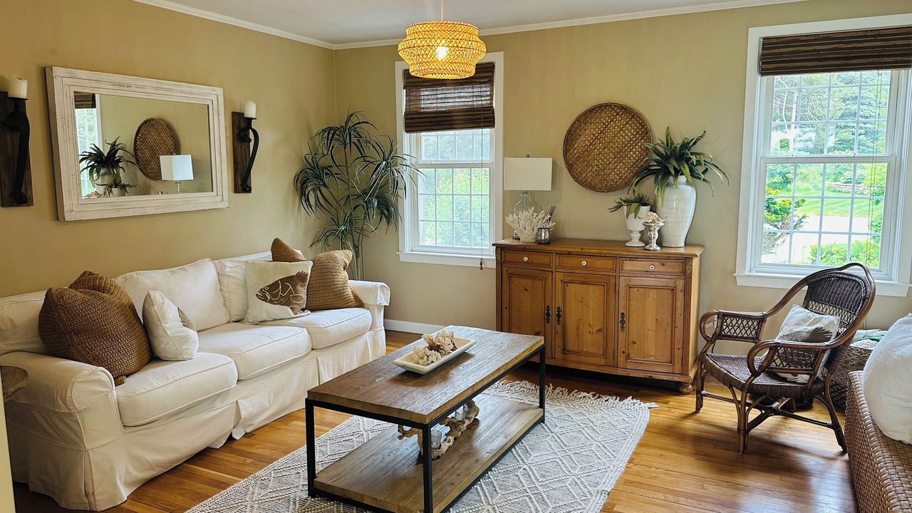 Photo of Livingroom in West Barnstable