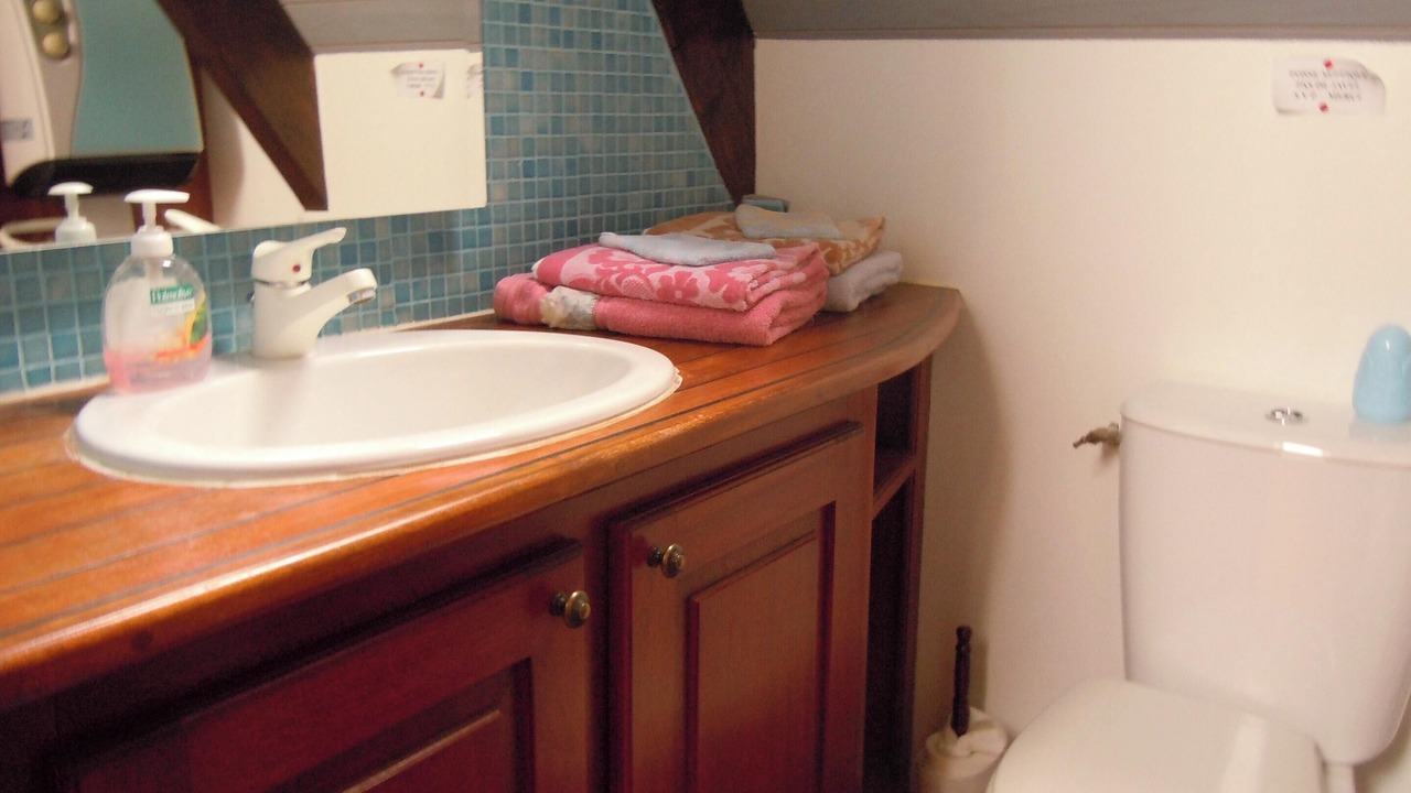 Photo of Bathroom in Tredrez-Locquemeau