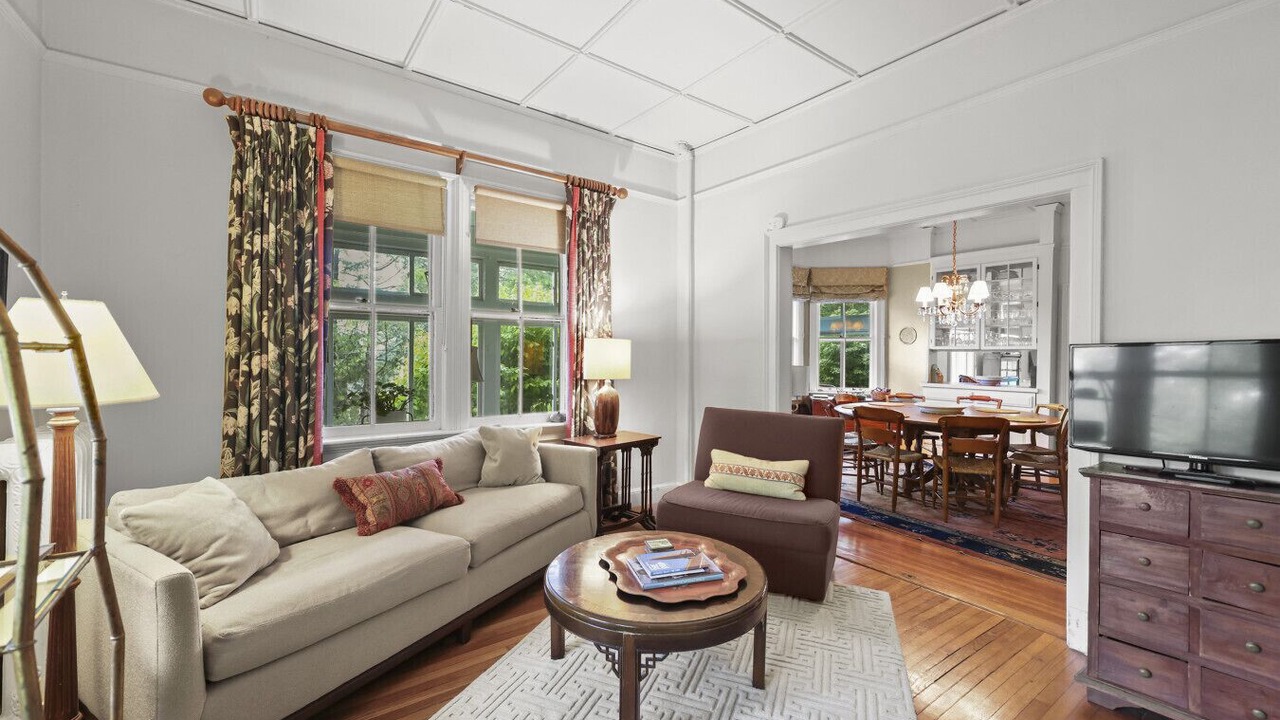 Photo of Livingroom in Lenox