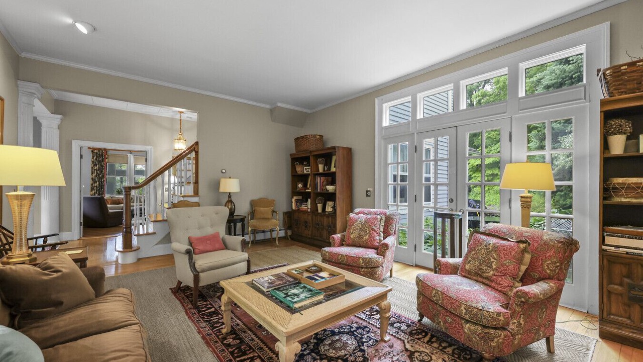 Photo of Livingroom in Lenox