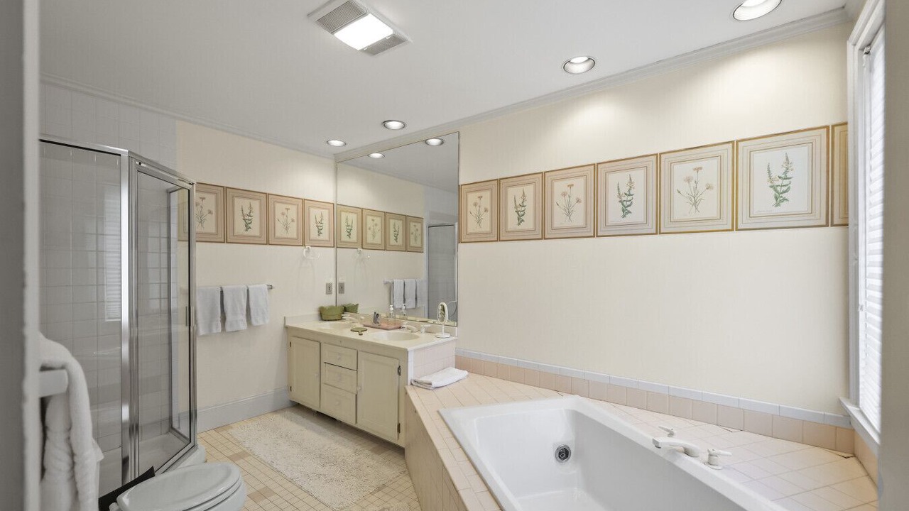 Photo of Bathroom in Lenox
