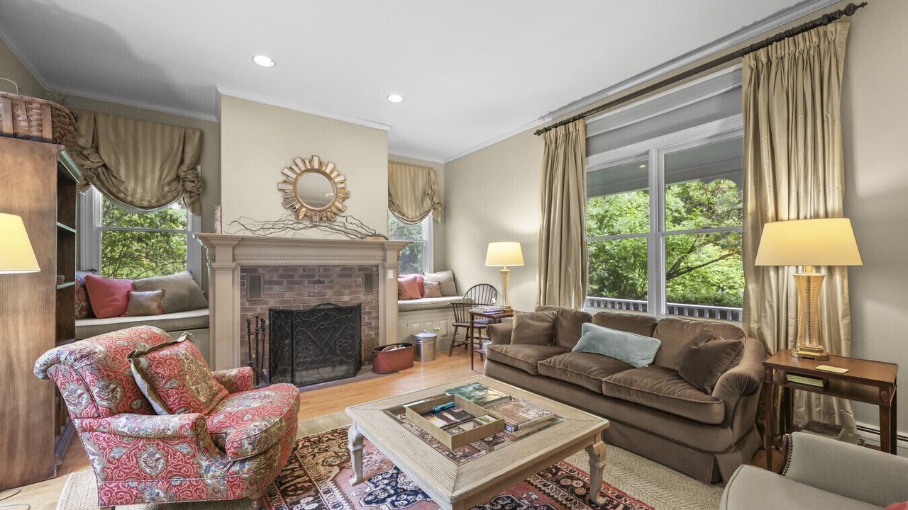 Photo of Livingroom in Lenox