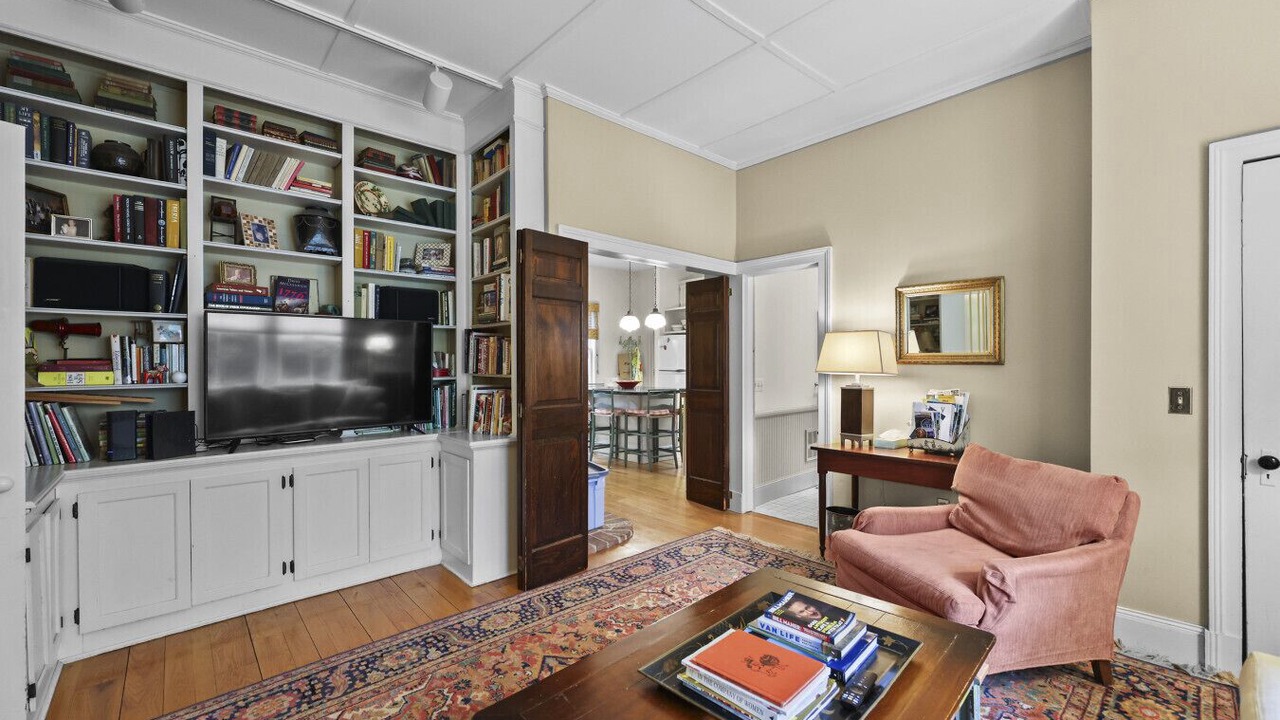 Photo of Livingroom in Lenox