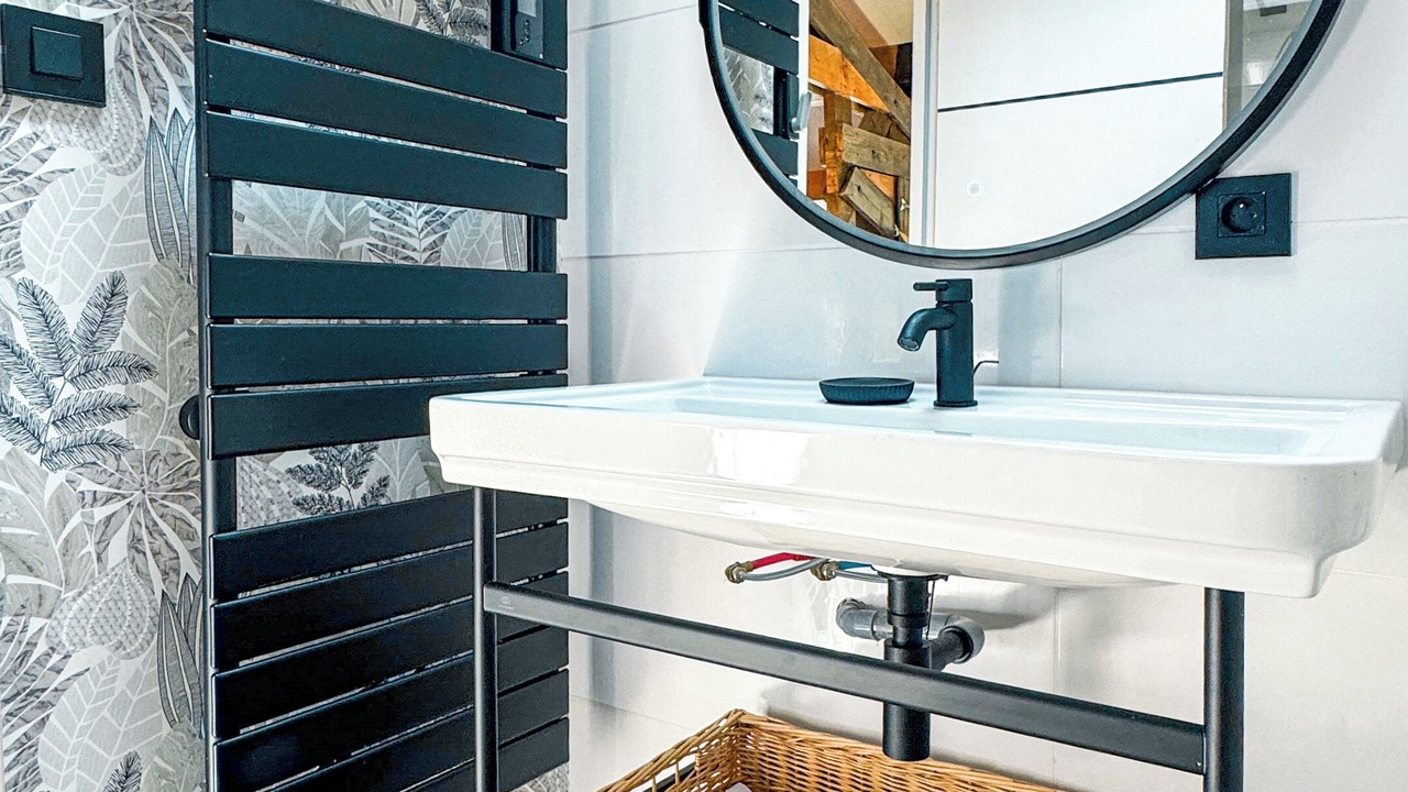 Photo of Bathroom in Trelevern