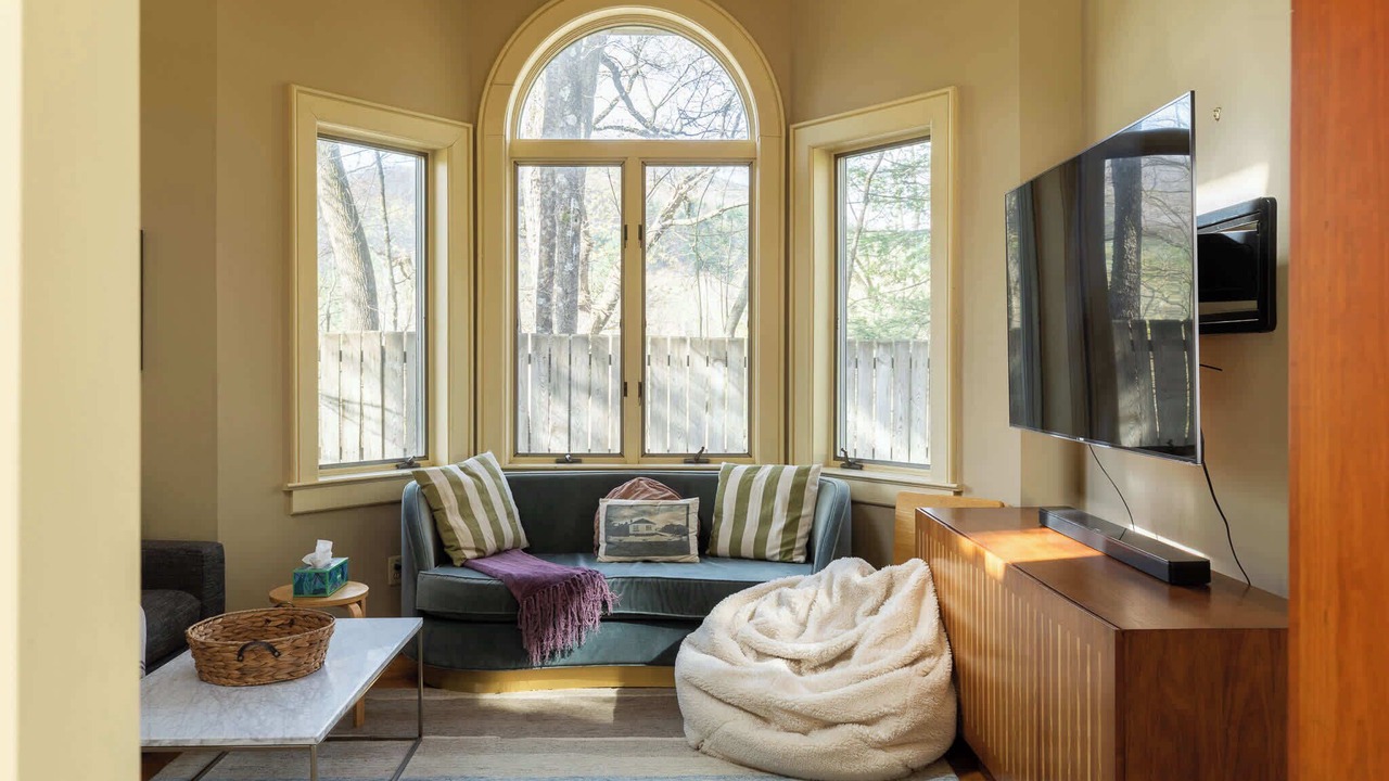 Photo of Livingroom in Phoenicia