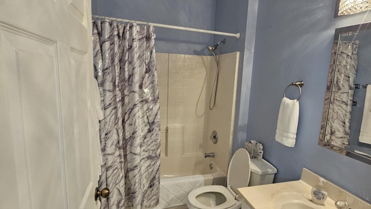 Photo of Bathroom in Beachwalk Isles