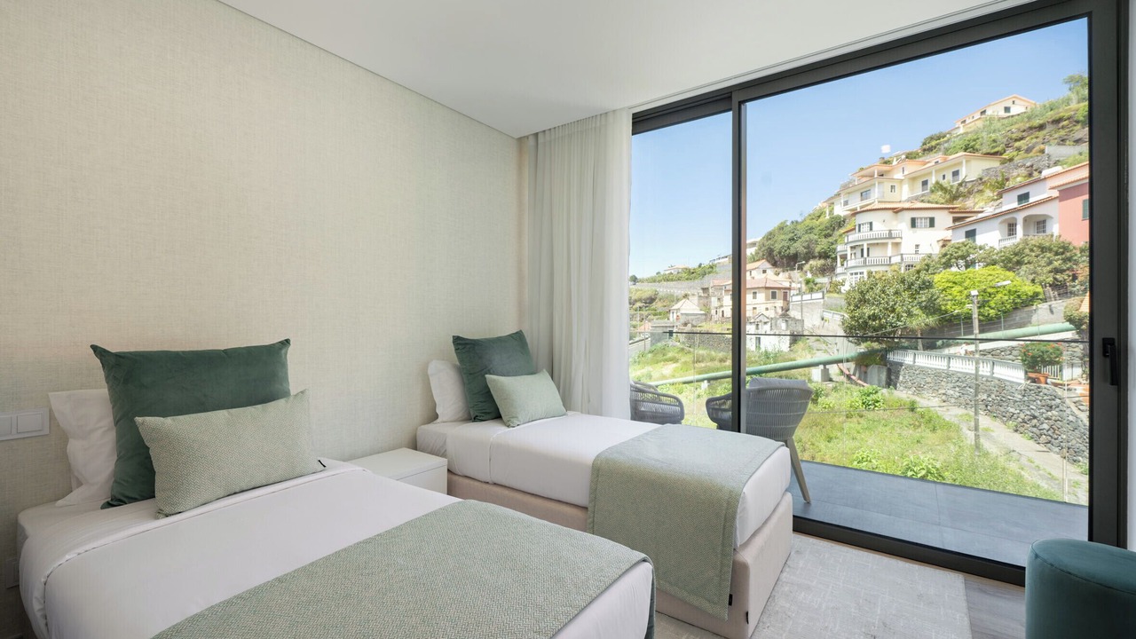 Photo of Bedroom in Calheta