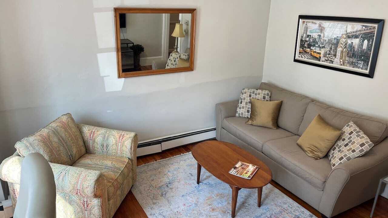 Photo of Livingroom in Beverly