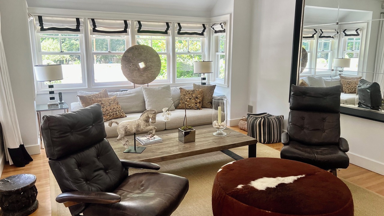 Photo of Livingroom in Village of Southampton