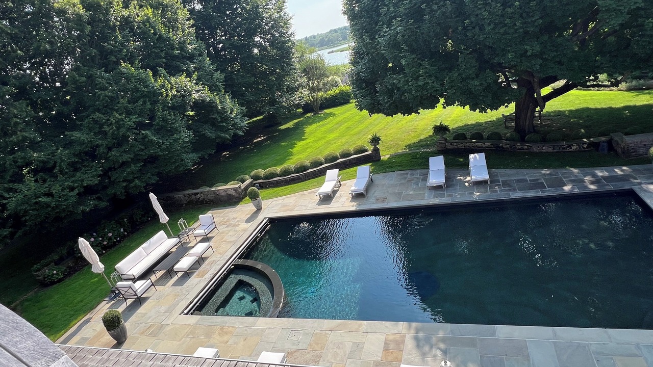 Photo of Outdoor in Village of Southampton
