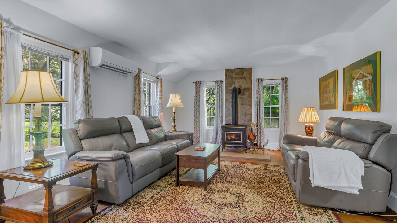 Photo of Livingroom in Gwynn
