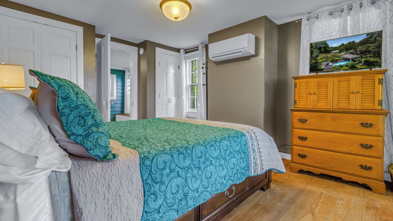 Photo of Bedroom in Gwynn