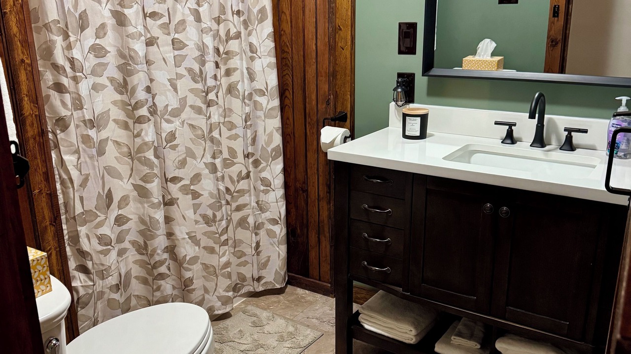 Photo of Bathroom in Town of Clifton